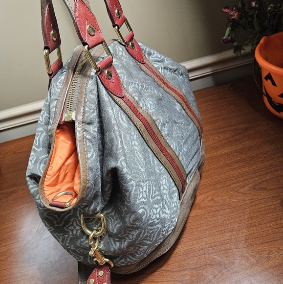 Auth Louis Vuitton 2010 Prefall limited edition Aviator Shoulder Bag - Picture 3 of 11